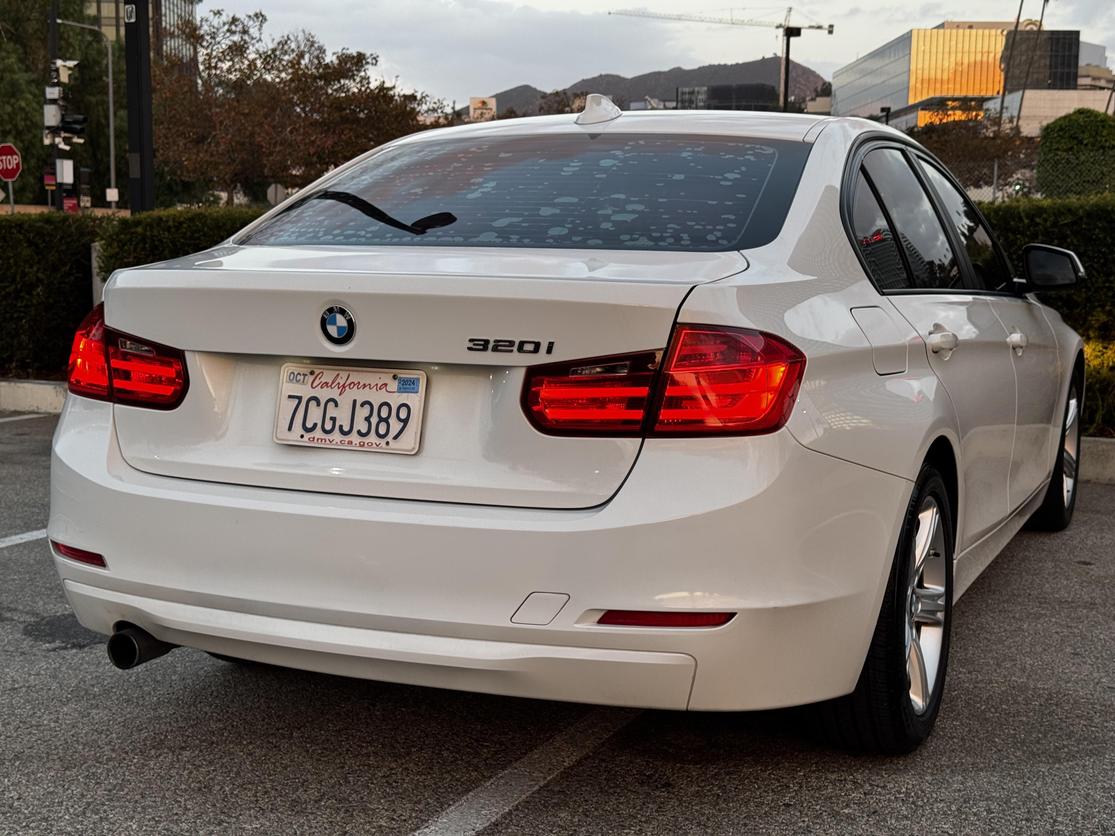 2014 BMW 3 Series 320i photo 14