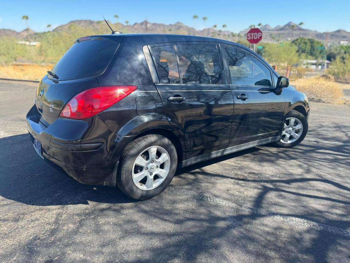 2008 Nissan Versa SL photo 5