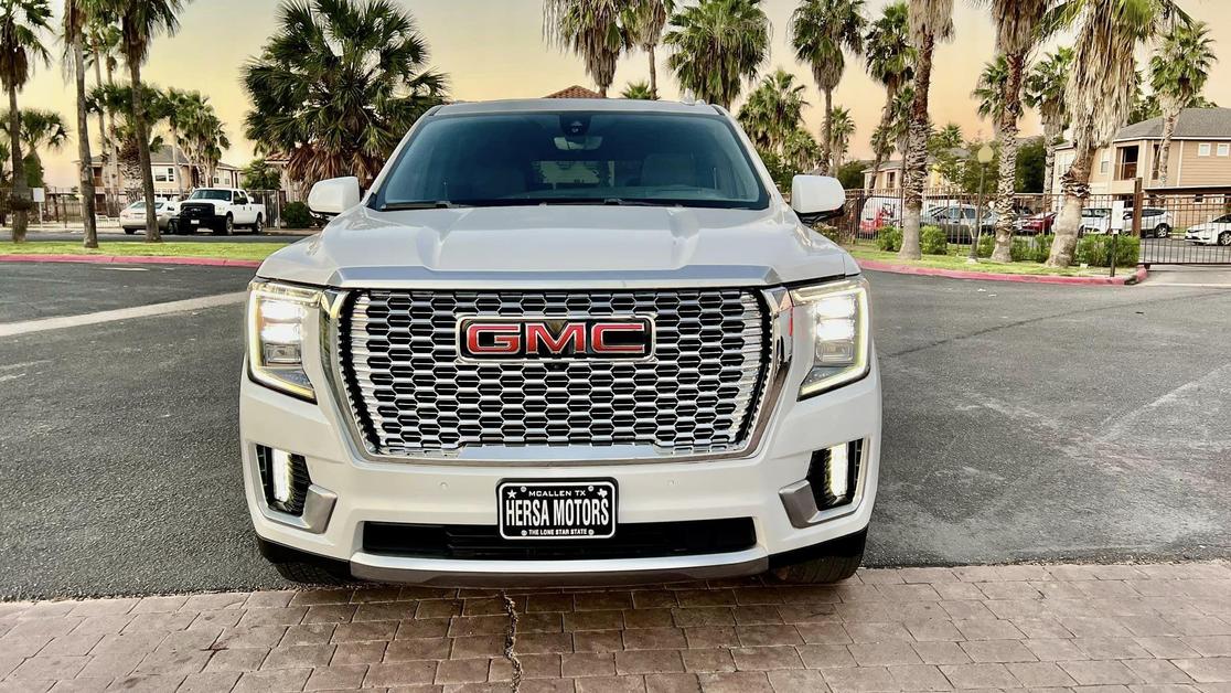 2021 GMC Yukon Denali photo 2