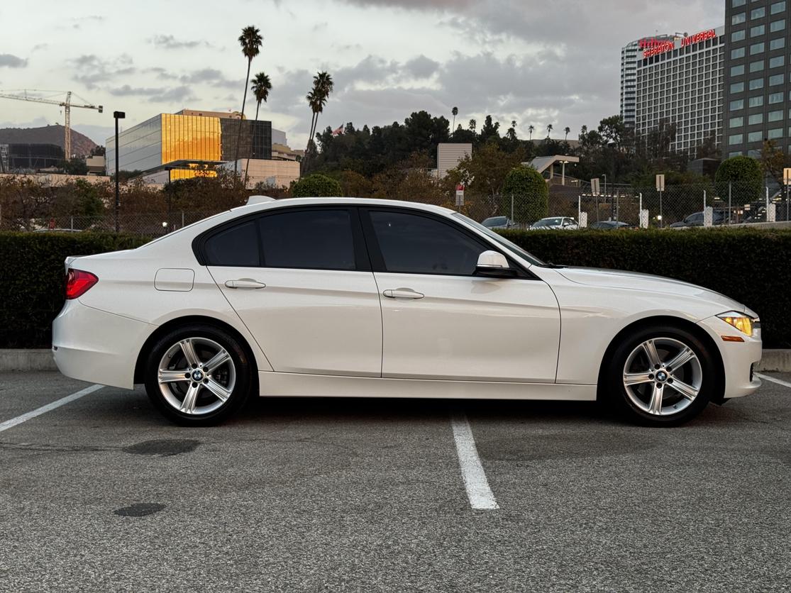 2014 BMW 3 Series 320i photo 10