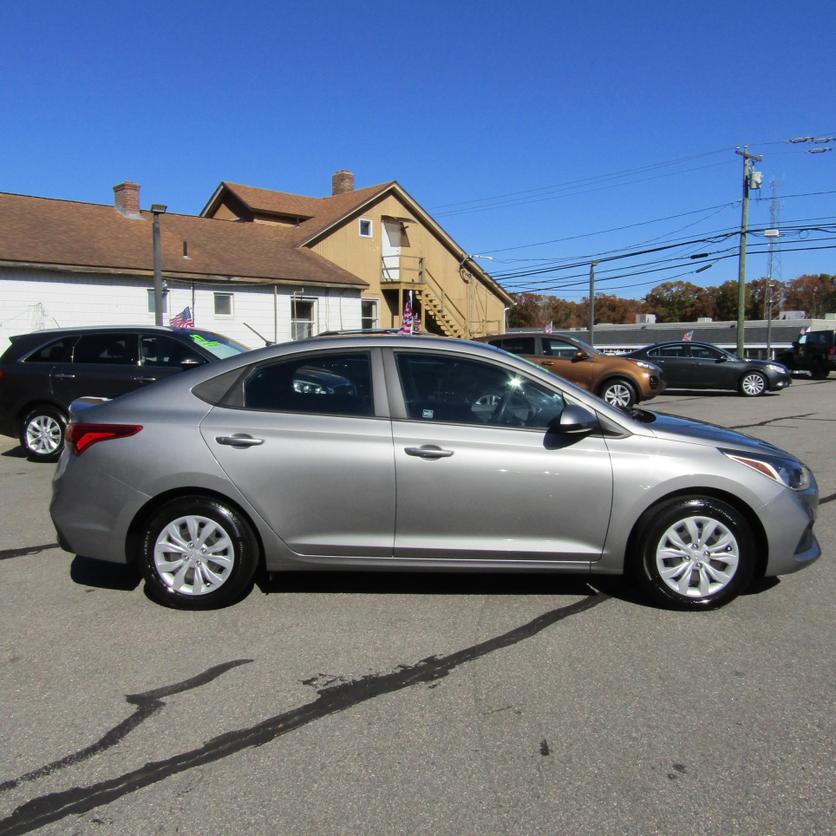 2021 Hyundai Accent SE photo 9