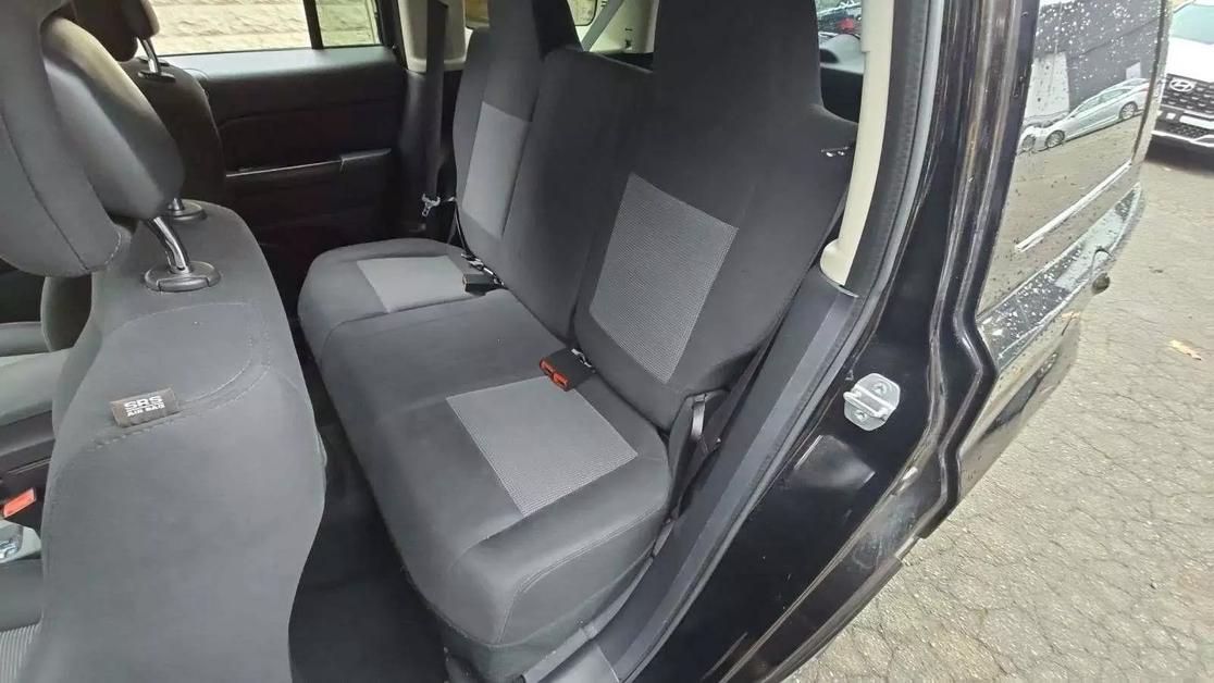 2015 Jeep Patriot Latitude photo 12