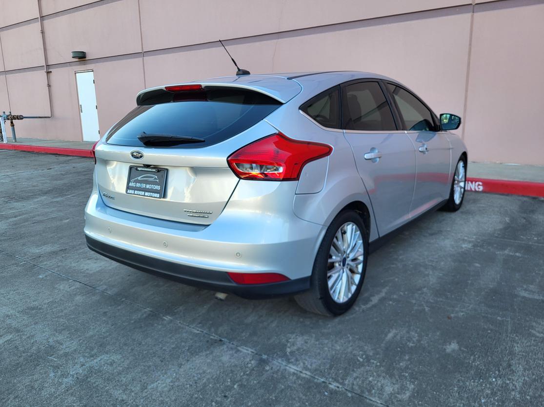 2016 Ford Focus Titanium photo 8