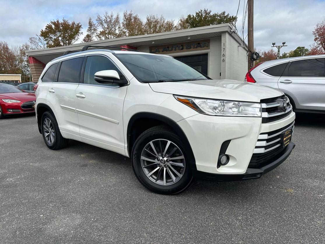 Toyota Highlander's photo