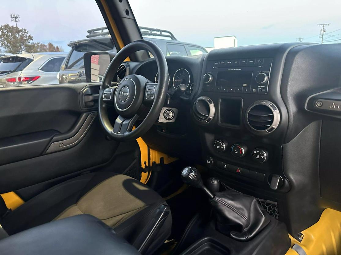 2015 Jeep Wrangler Unlimited Sport photo 23