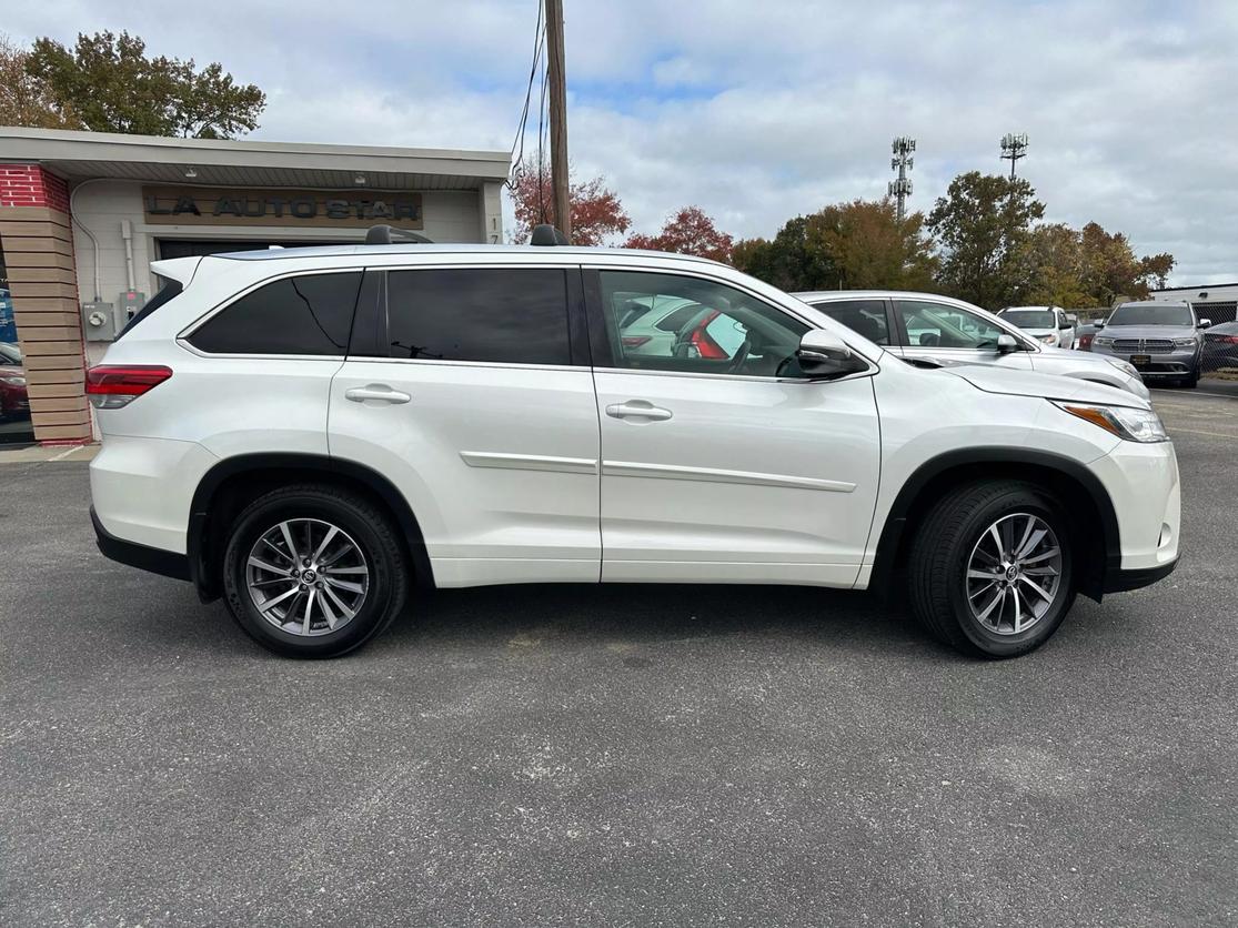 2018 Toyota Highlander XLE photo 2