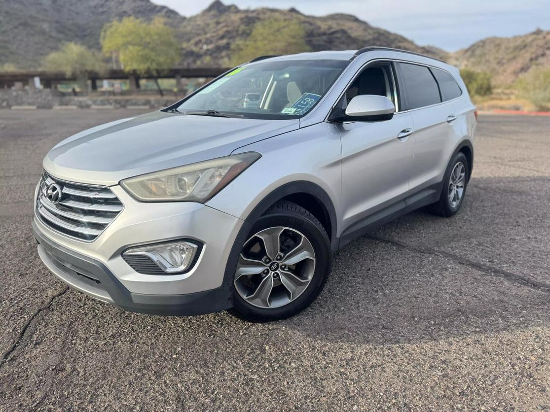 Hyundai Santa Fe's photo