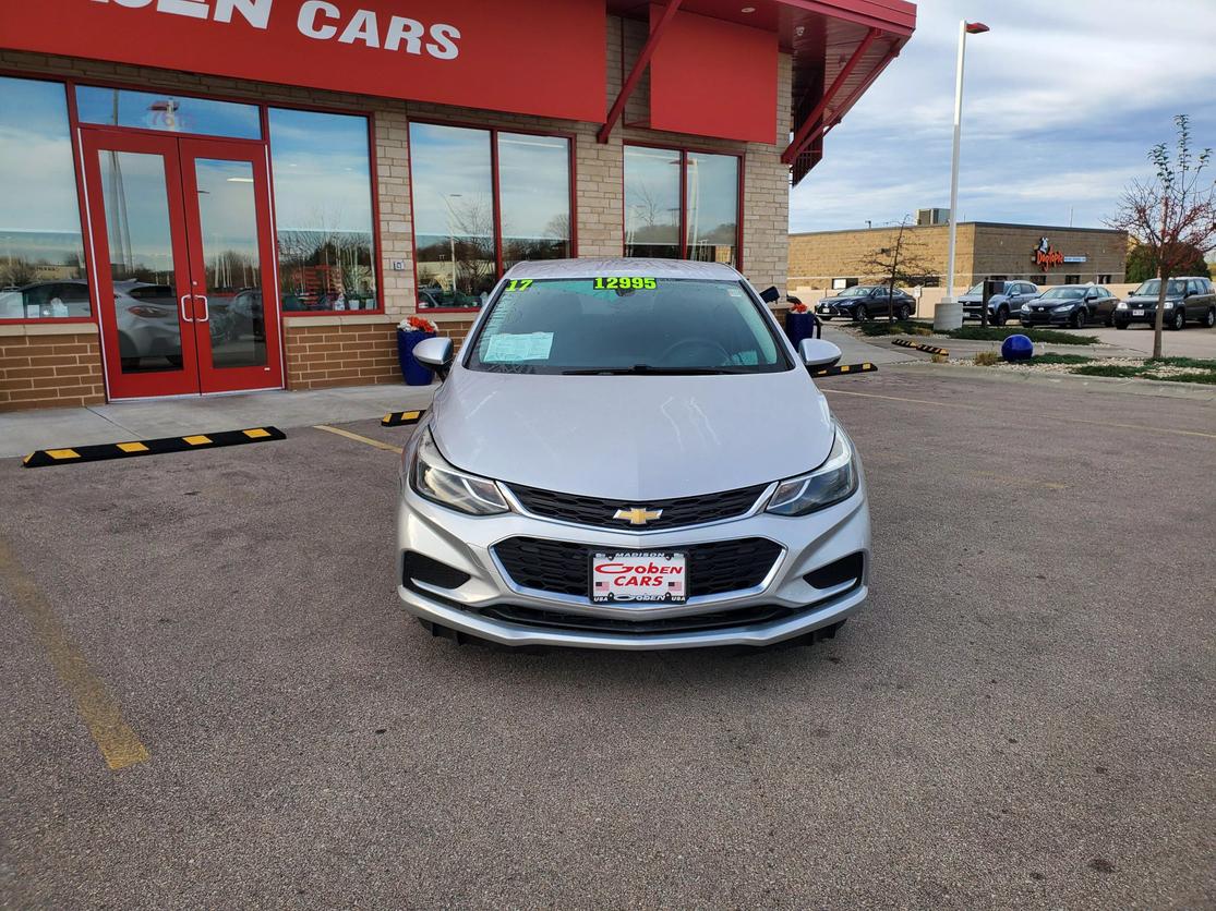 Used 2017 Chevrolet Cruze LT with VIN 3G1BE6SM5HS589279 for sale in Middleton, WI