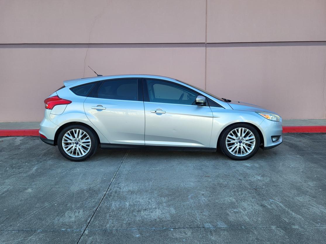 2016 Ford Focus Titanium photo 4