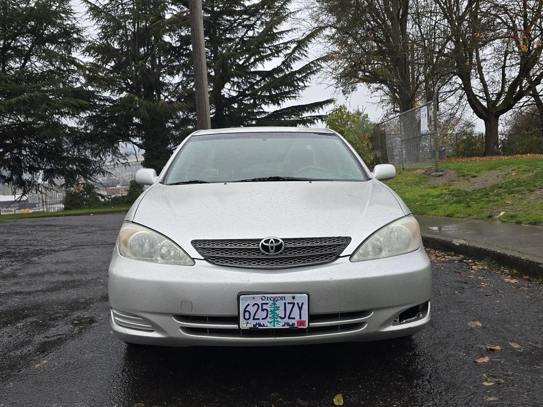 2004 Toyota Camry LE photo 8