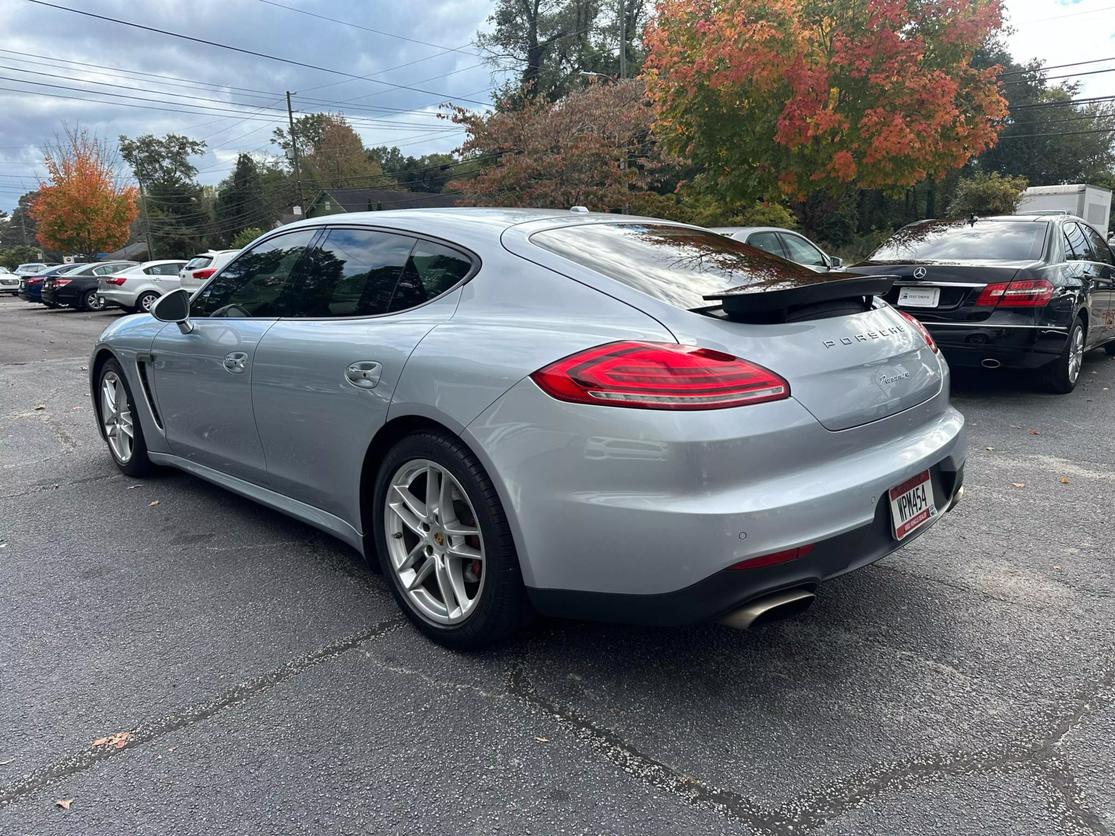 2015 Porsche Panamera Base photo 7