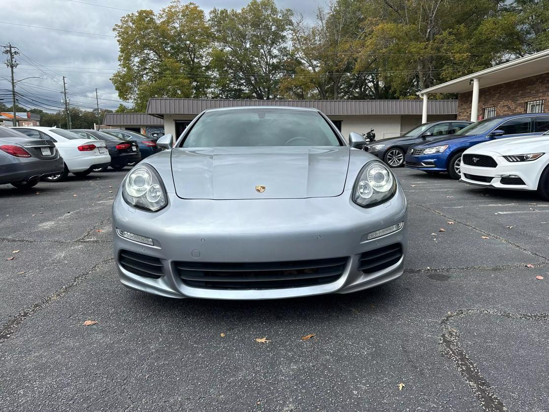 2015 Porsche Panamera Base photo 2