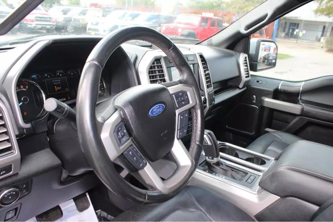 2018 Ford F-150 Platinum photo 17