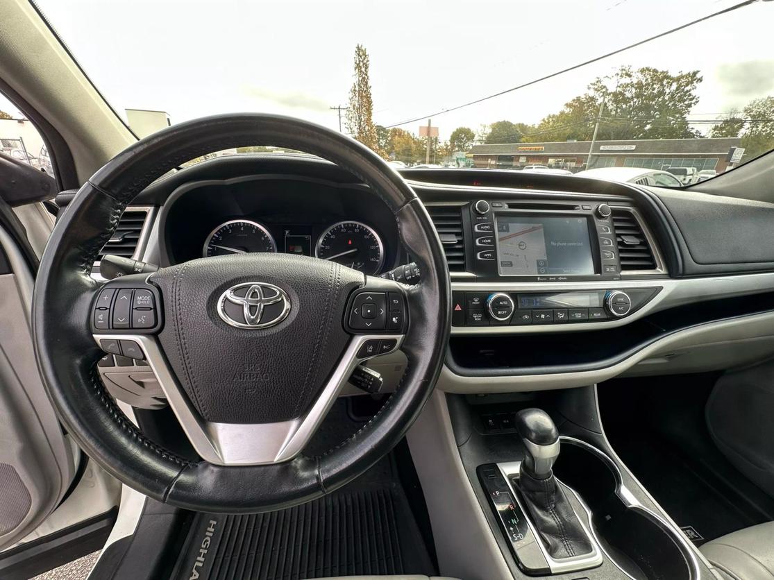 2018 Toyota Highlander XLE photo 31