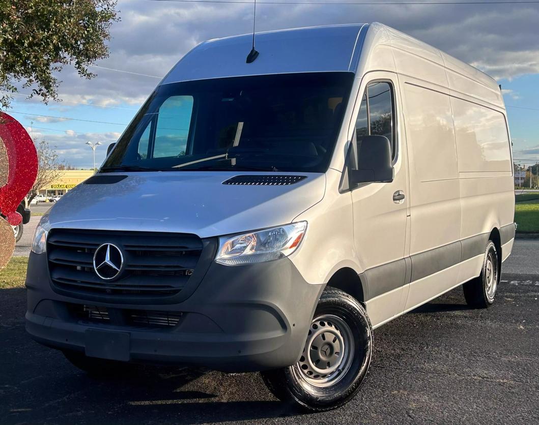 Mercedes-Benz Sprinter Cargo Van's photo