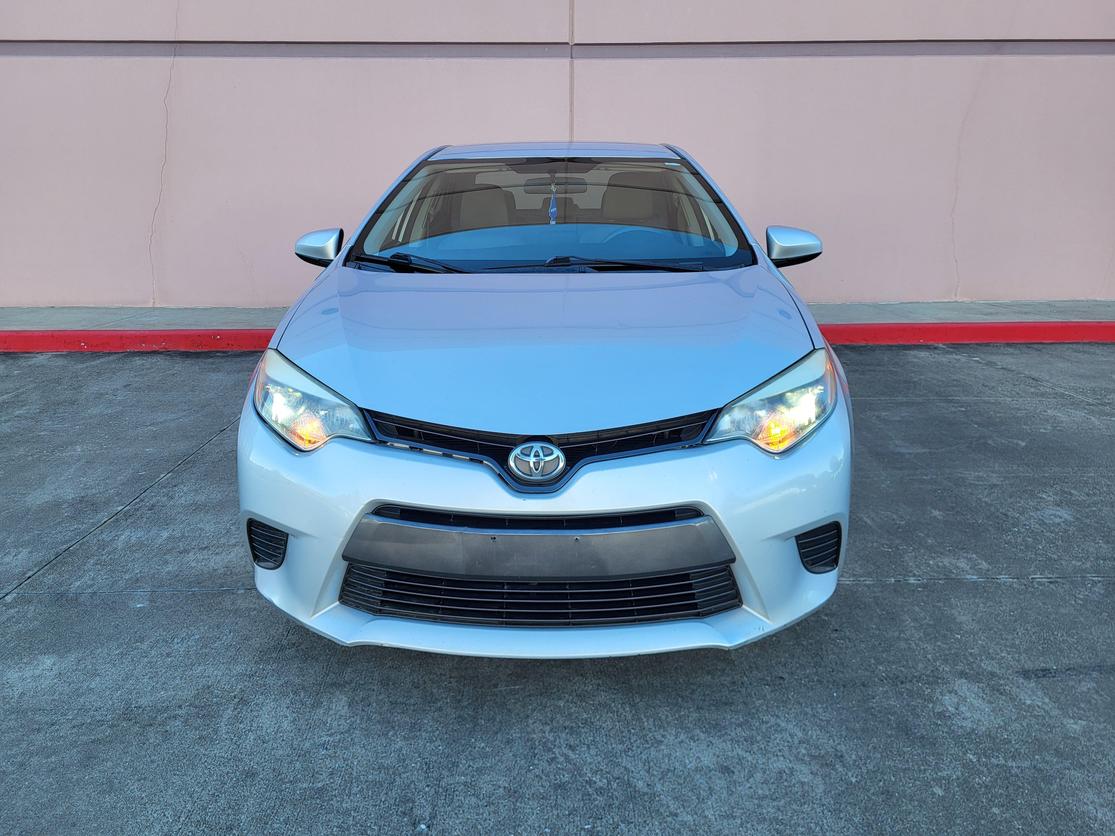 2016 Toyota Corolla LE photo 2