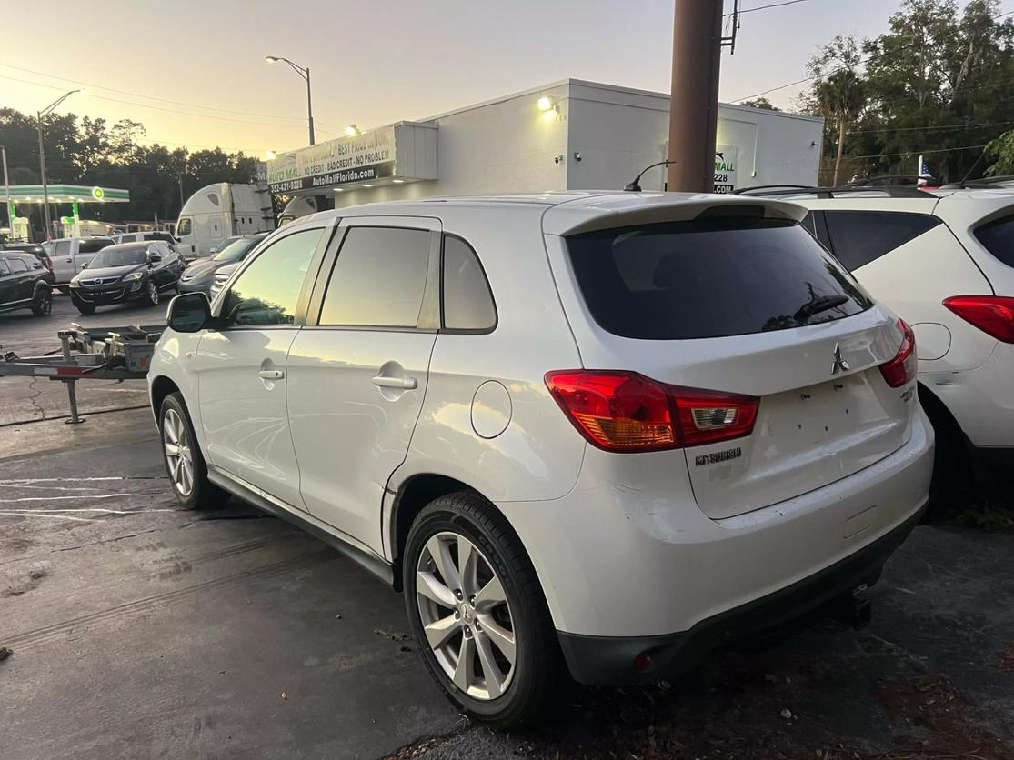 2013 Mitsubishi Outlander Sport ES photo 4