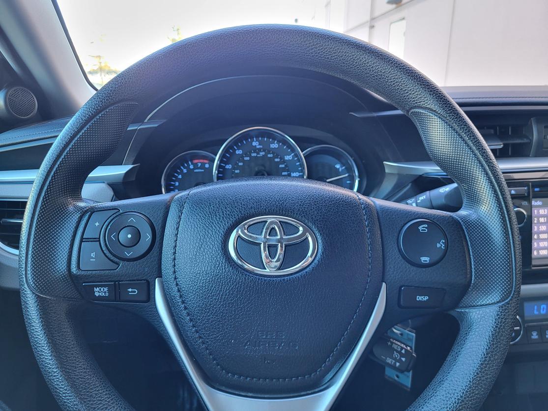 2016 Toyota Corolla LE photo 10