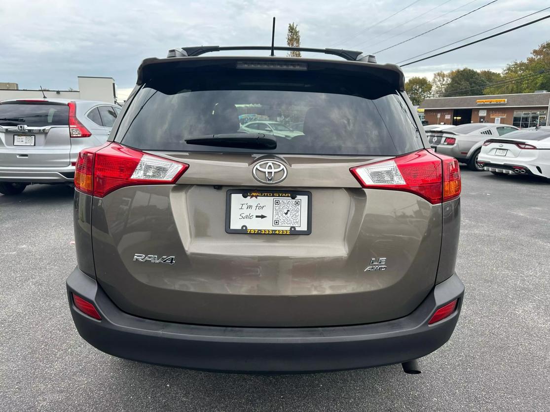 2013 Toyota RAV4 LE photo 4