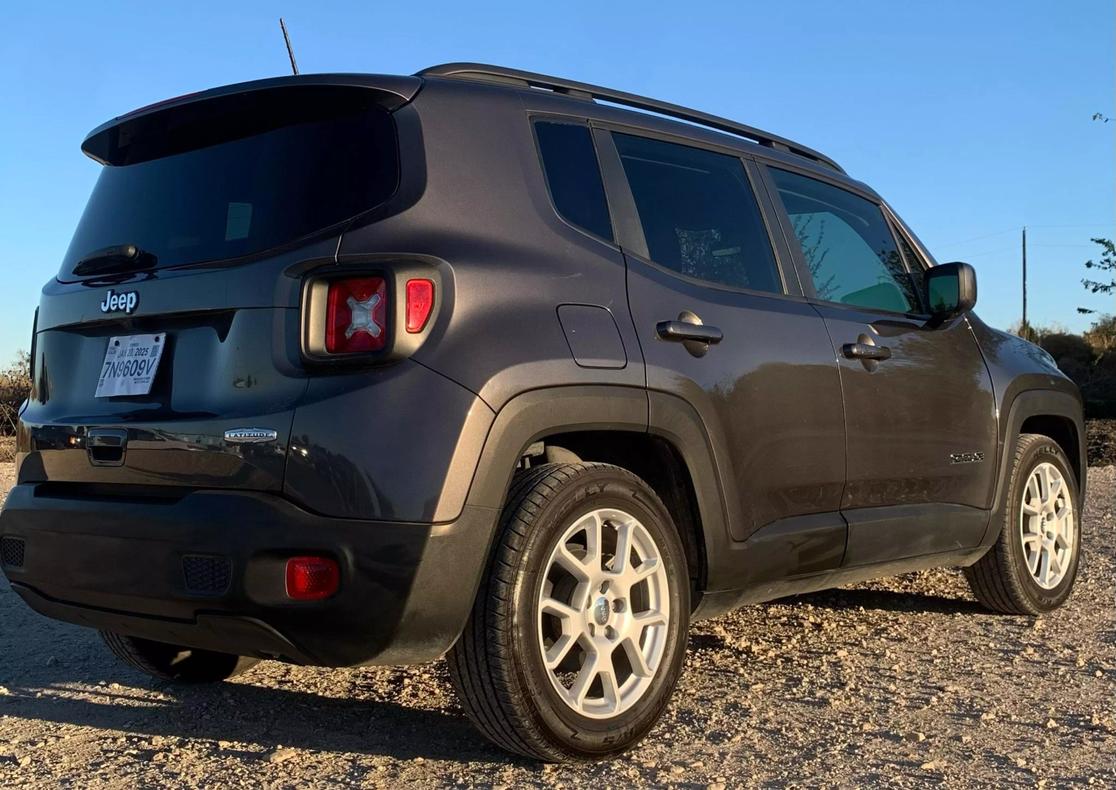 2020 Jeep Renegade Latitude photo 4