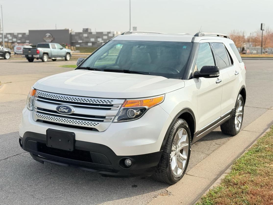 2015 Ford Explorer XLT photo 16