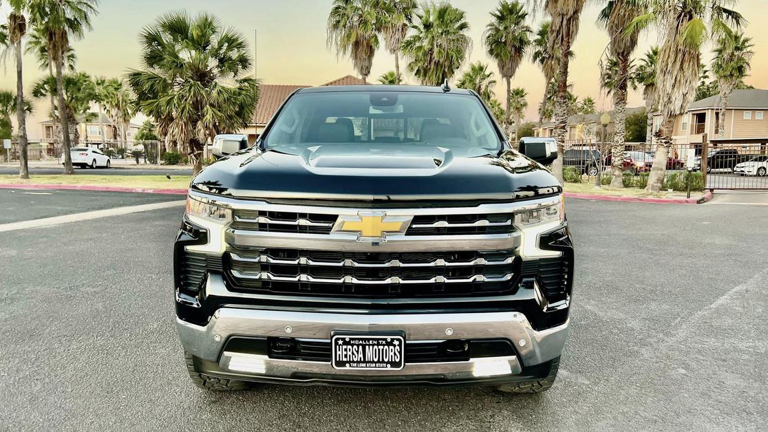 2024 Chevrolet Silverado 1500 LTZ photo 3