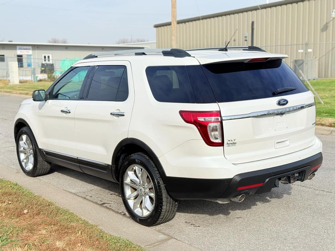 2015 Ford Explorer XLT photo 6