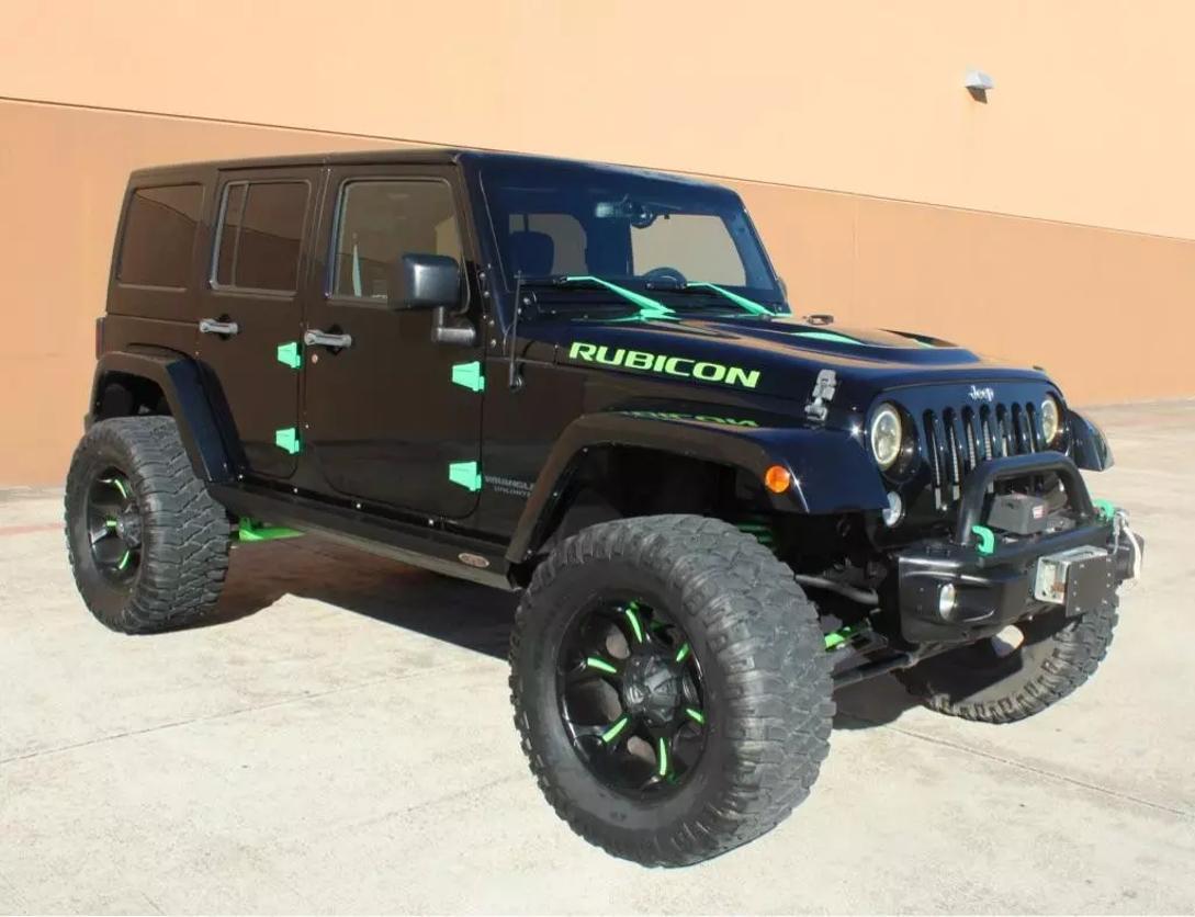 2015 Jeep Wrangler Unlimited Rubicon photo 1