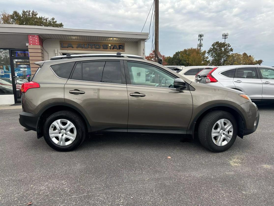 2013 Toyota RAV4 LE photo 2