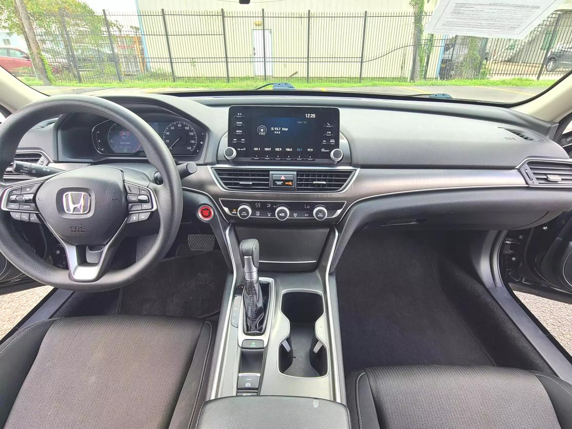 2018 Honda Accord LX photo 9