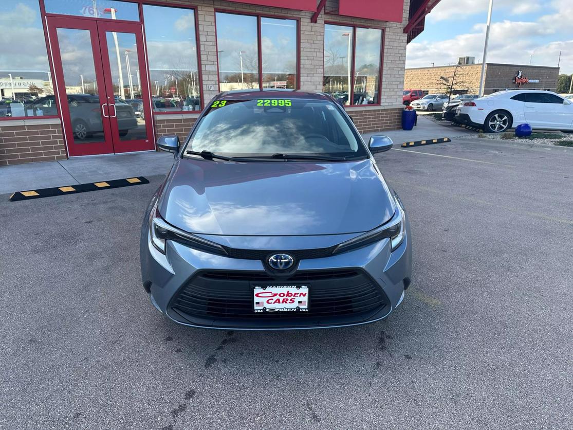 Used 2023 Toyota Corolla LE with VIN JTDBCMFE6P3005030 for sale in Middleton, WI