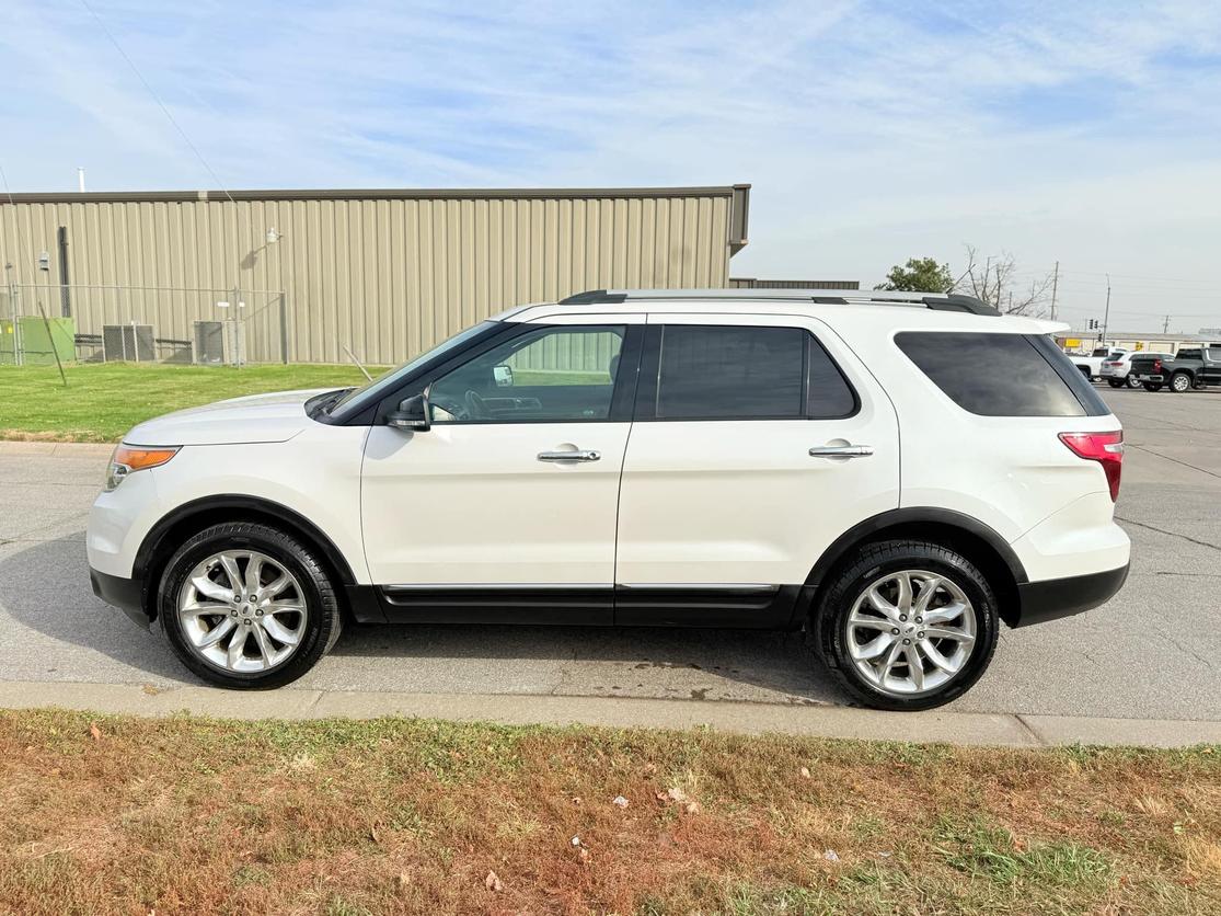 2015 Ford Explorer XLT photo 7