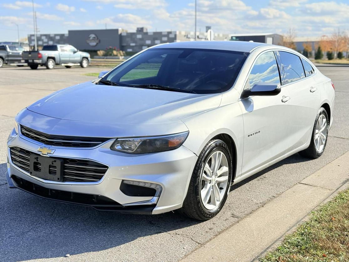 2018 Chevrolet Malibu 1LT photo 3