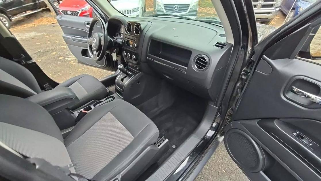 2015 Jeep Patriot Latitude photo 7