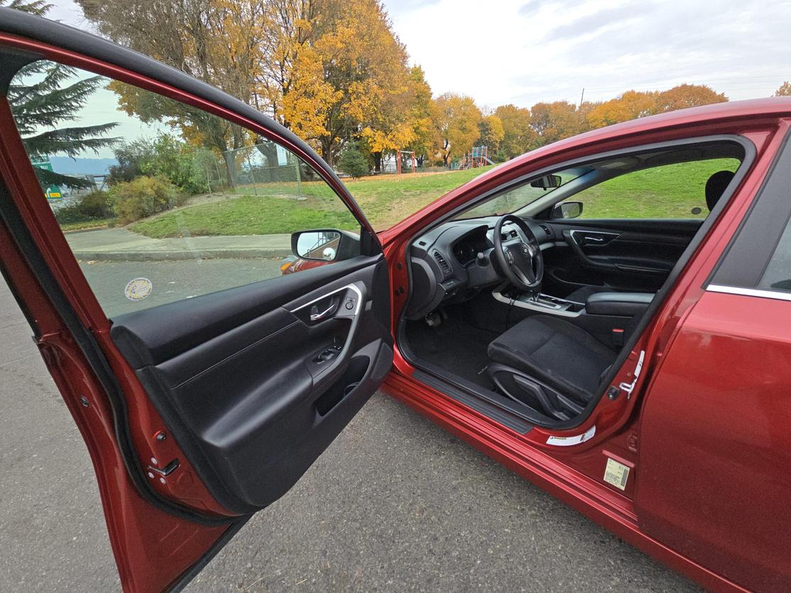 2015 Nissan Altima S photo 10