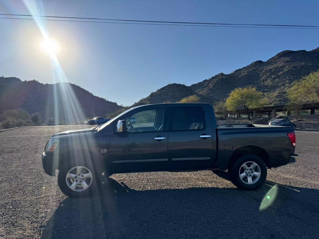 2004 Nissan Titan SE photo 3