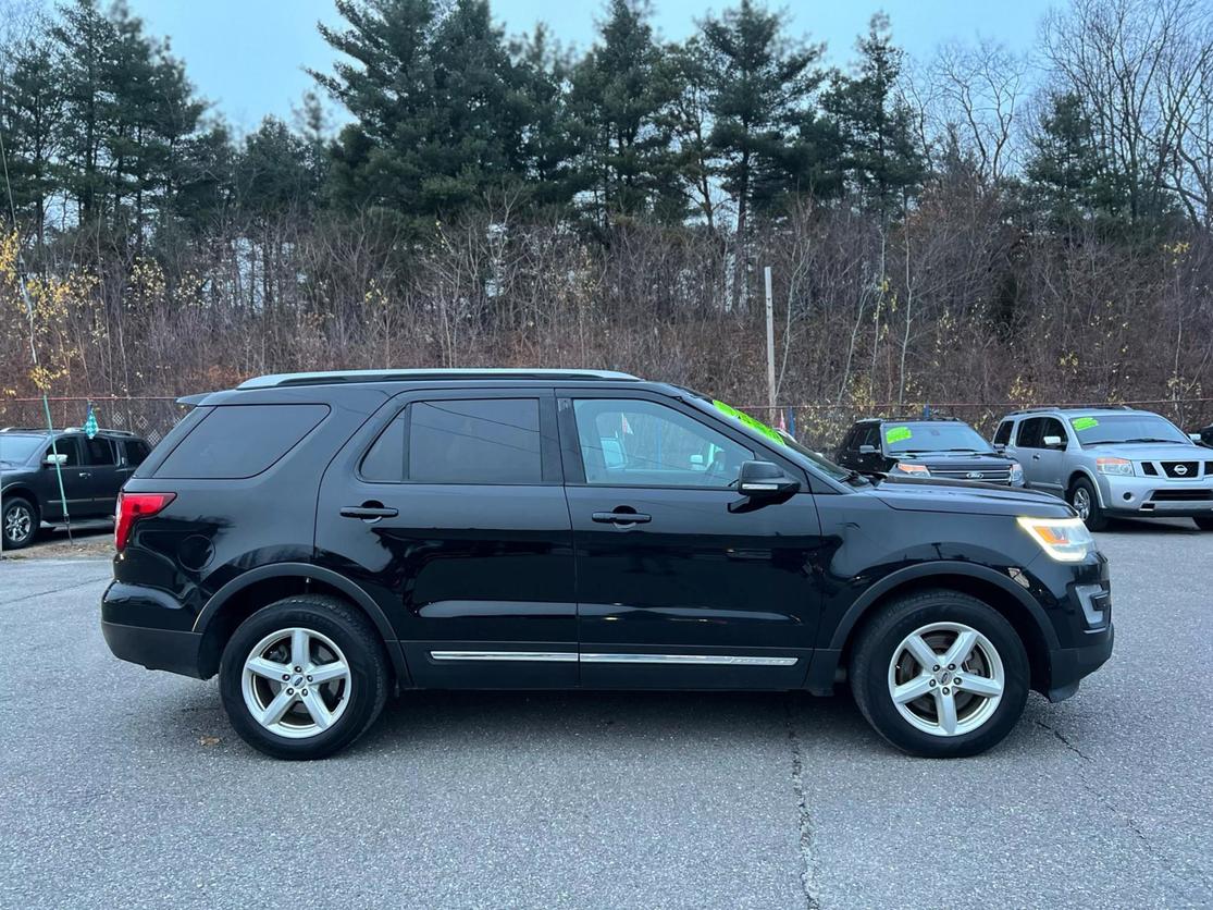 2016 Ford Explorer XLT photo 4