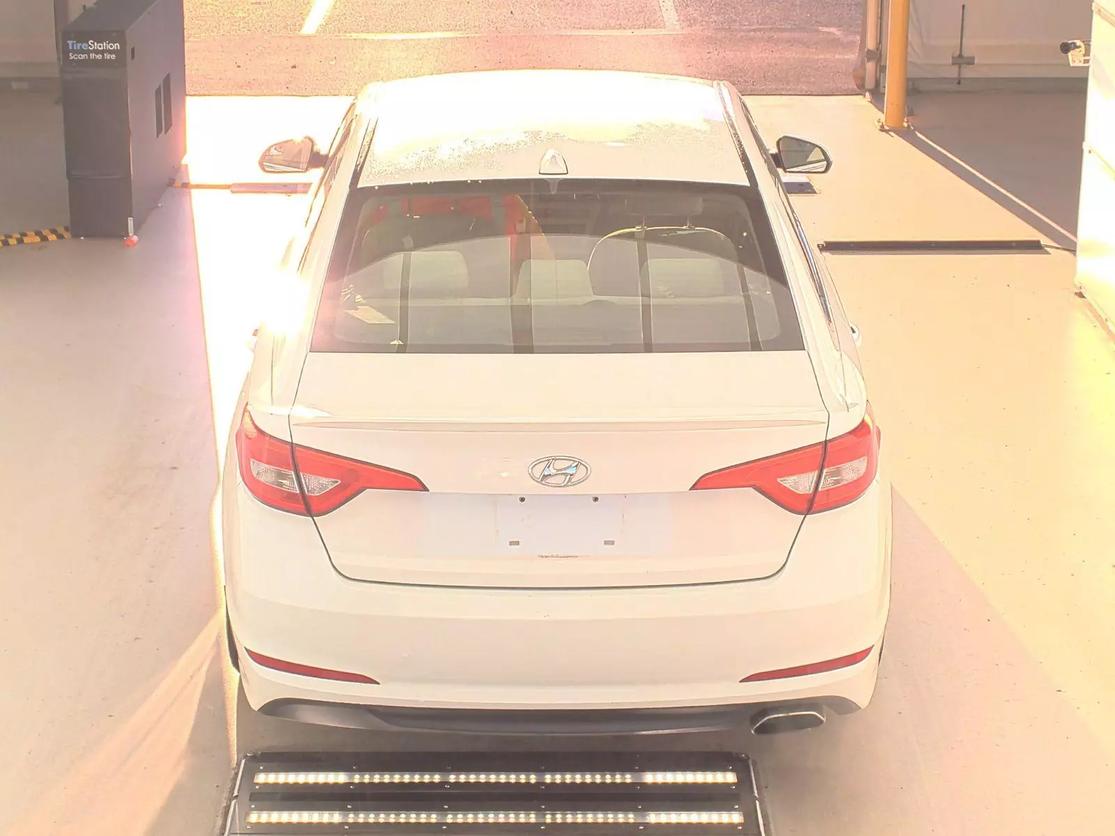 2015 Hyundai Sonata SE photo 3