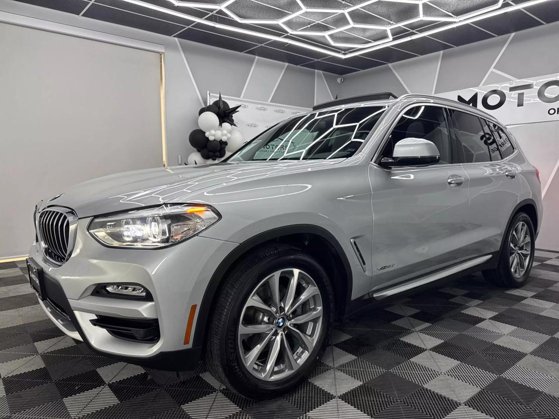 2018 BMW X3 xDrive30i photo 2