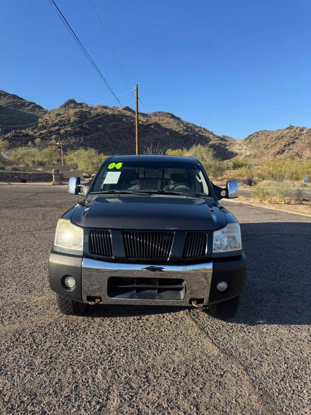 2004 Nissan Titan SE photo 2