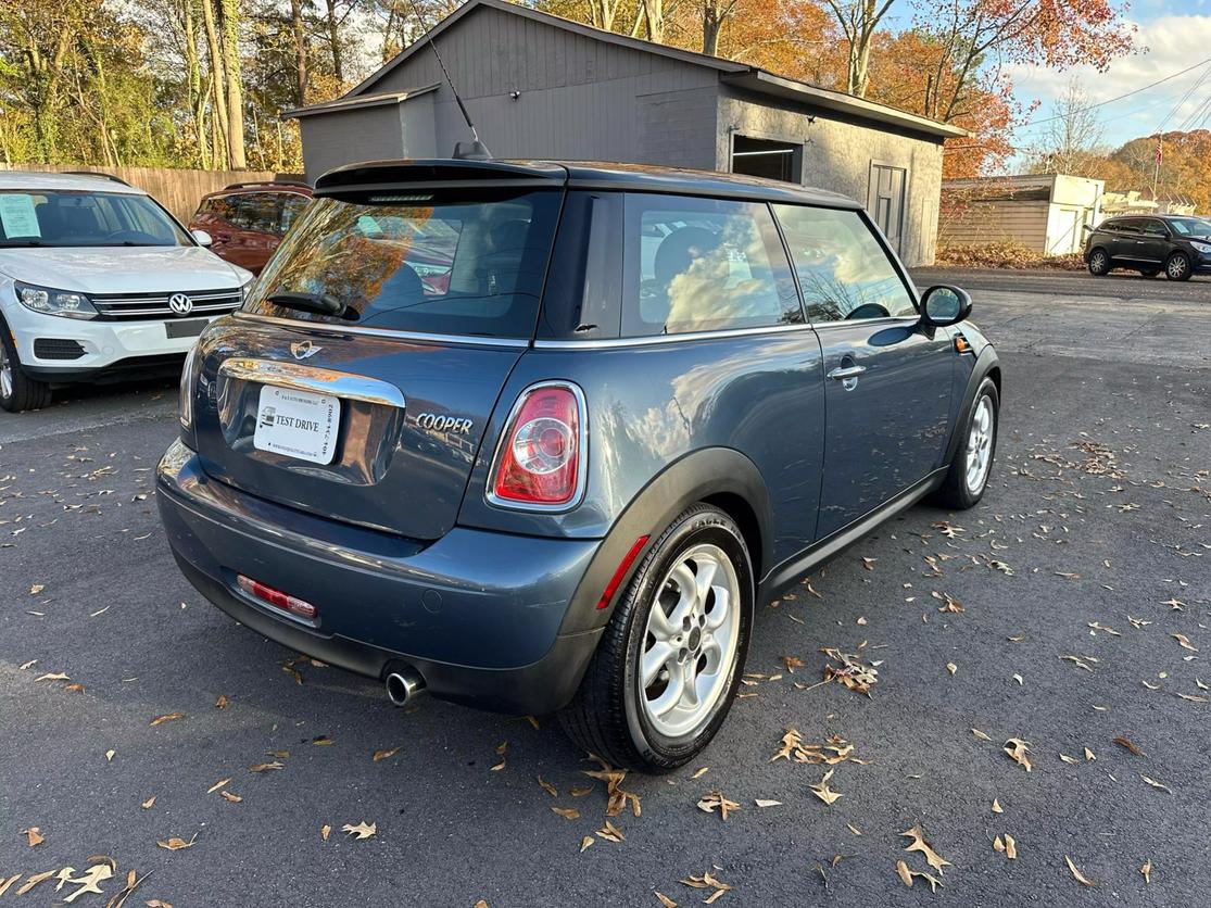 2011 MINI Cooper Base photo 5