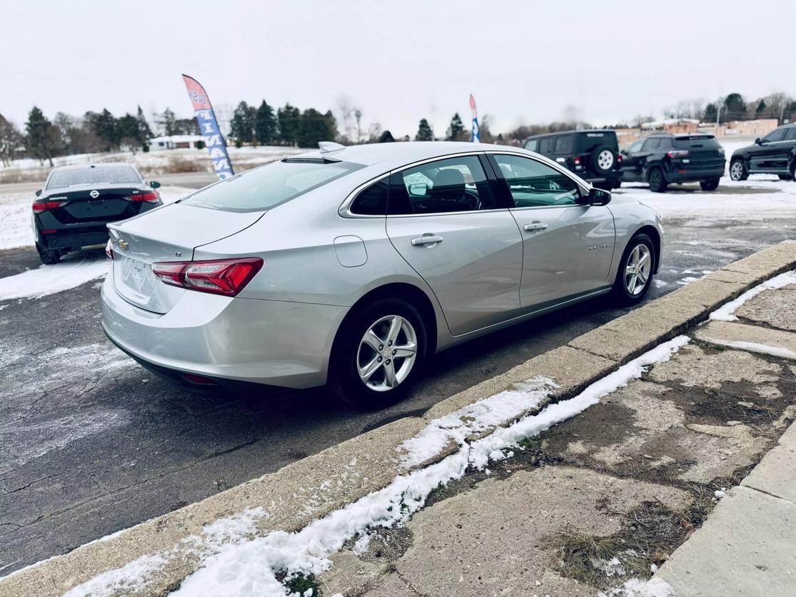 2022 Chevrolet Malibu 1LT photo 4