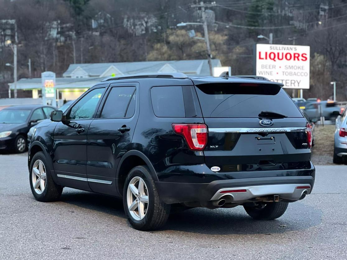 2016 Ford Explorer XLT photo 7