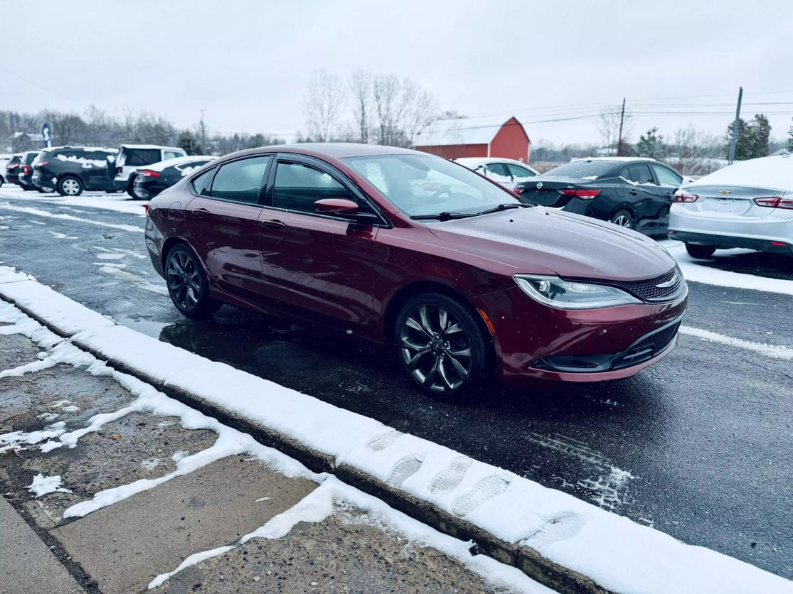 2015 Chrysler 200 S photo 3