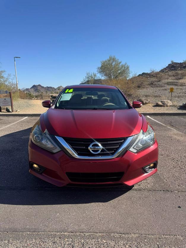 2016 Nissan Altima SL photo 2