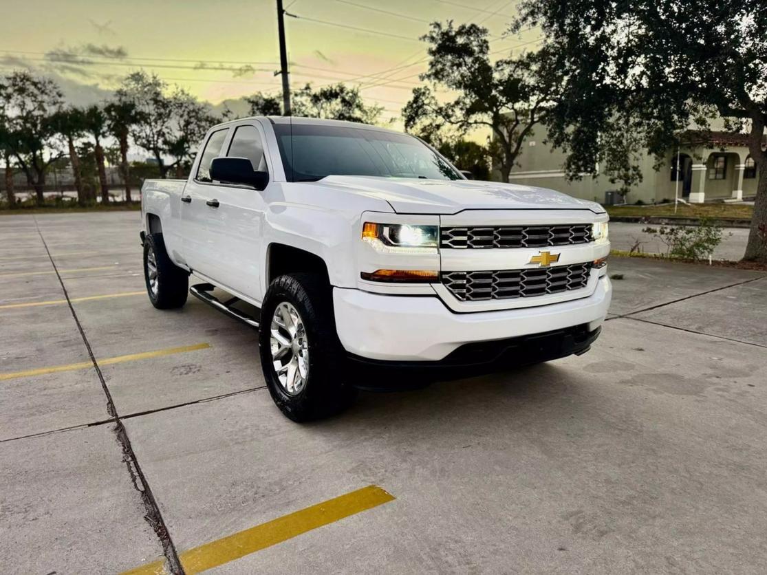 2018 Chevrolet Silverado 1500 Custom photo 7