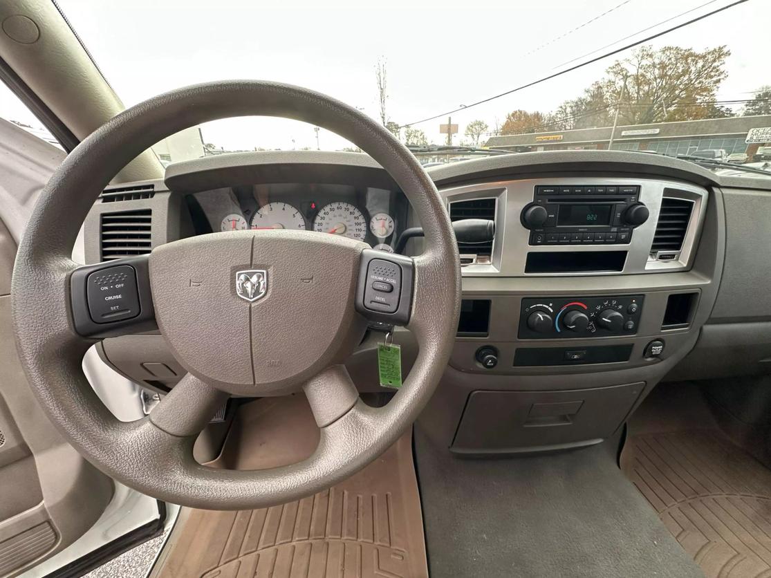 2008 Dodge Ram 1500 Pickup SLT photo 23