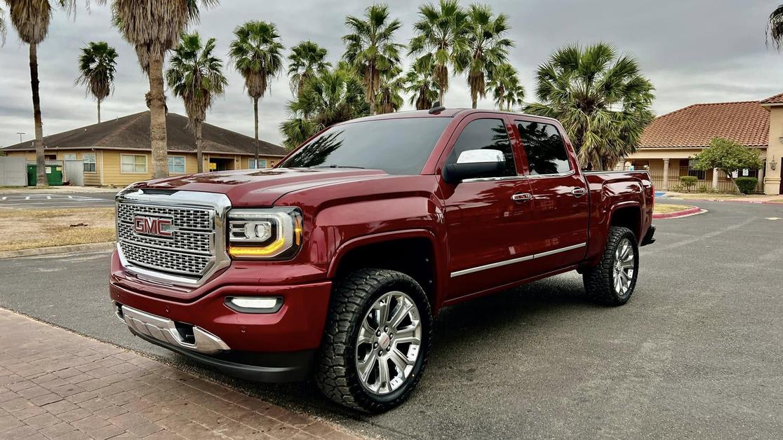 2017 GMC Sierra 1500 SLT photo 3