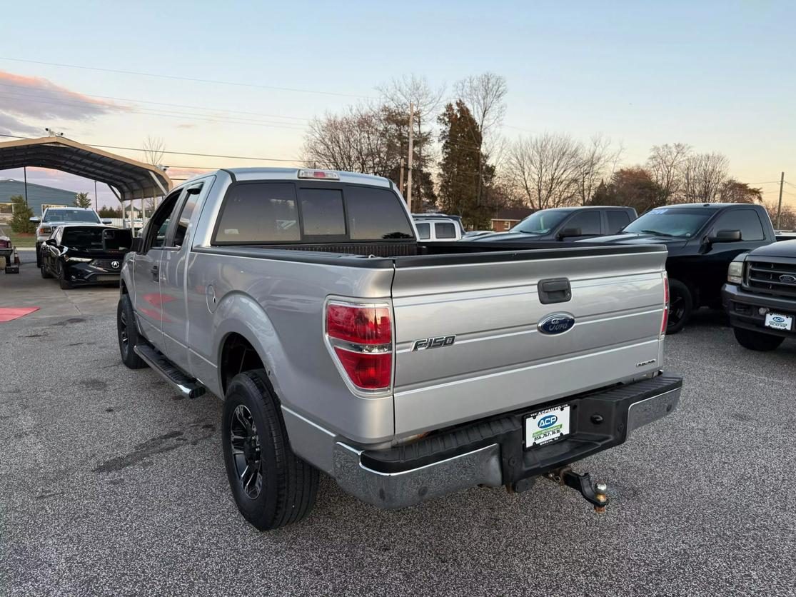 2011 Ford F-150 XLT photo 5