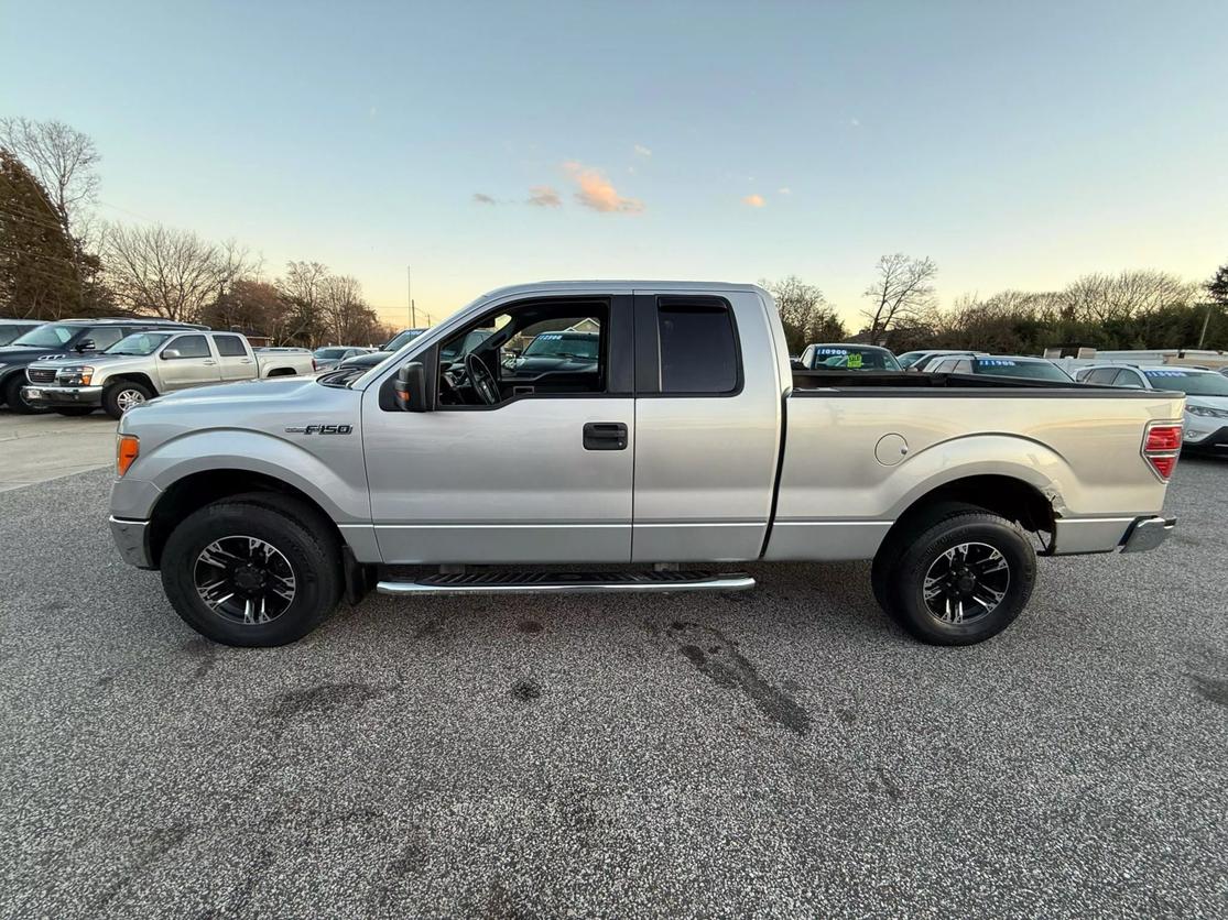 2011 Ford F-150 XLT photo 6